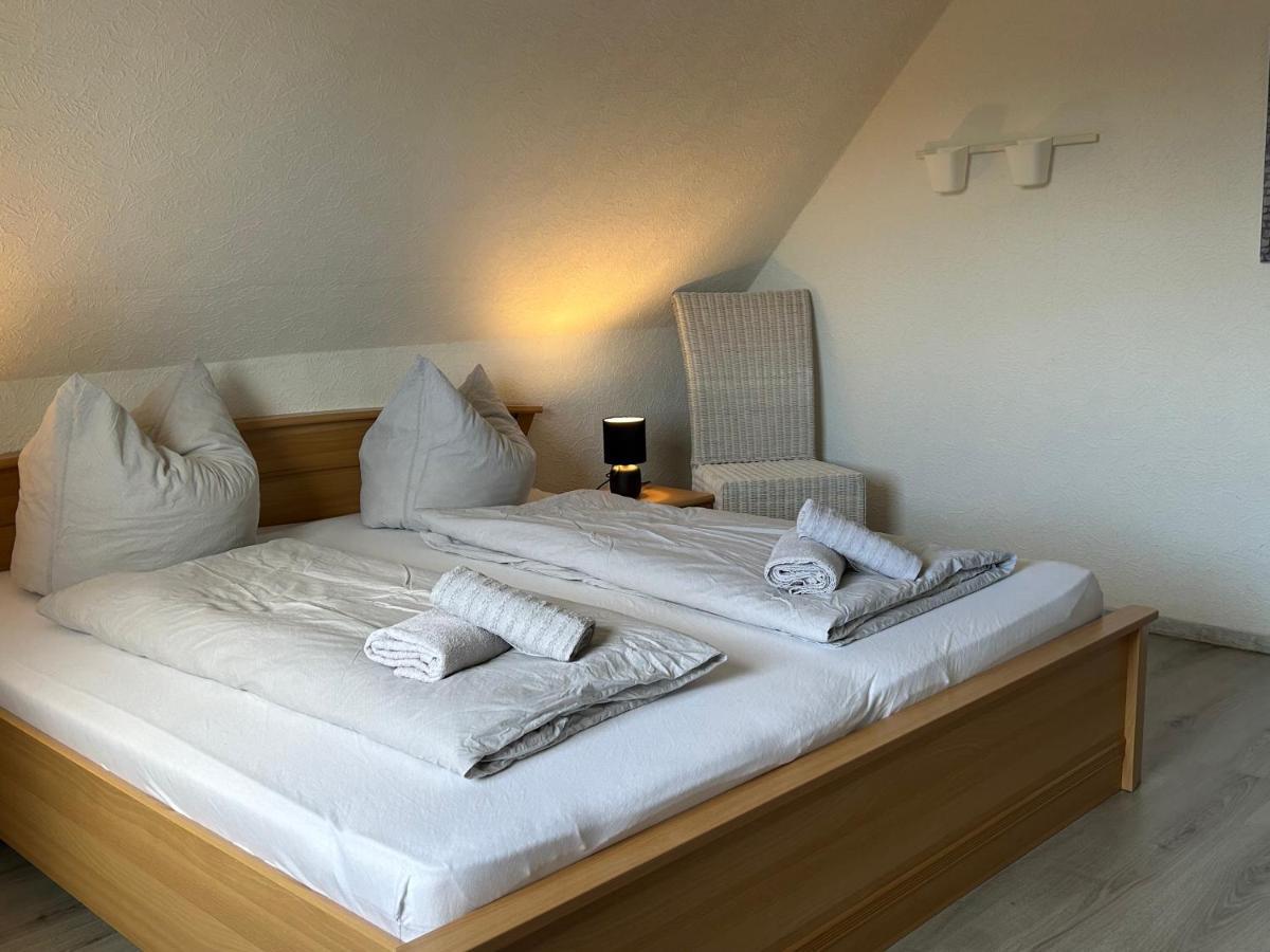 Ferienwohnung Am Schwanenteich Норден Екстериор снимка